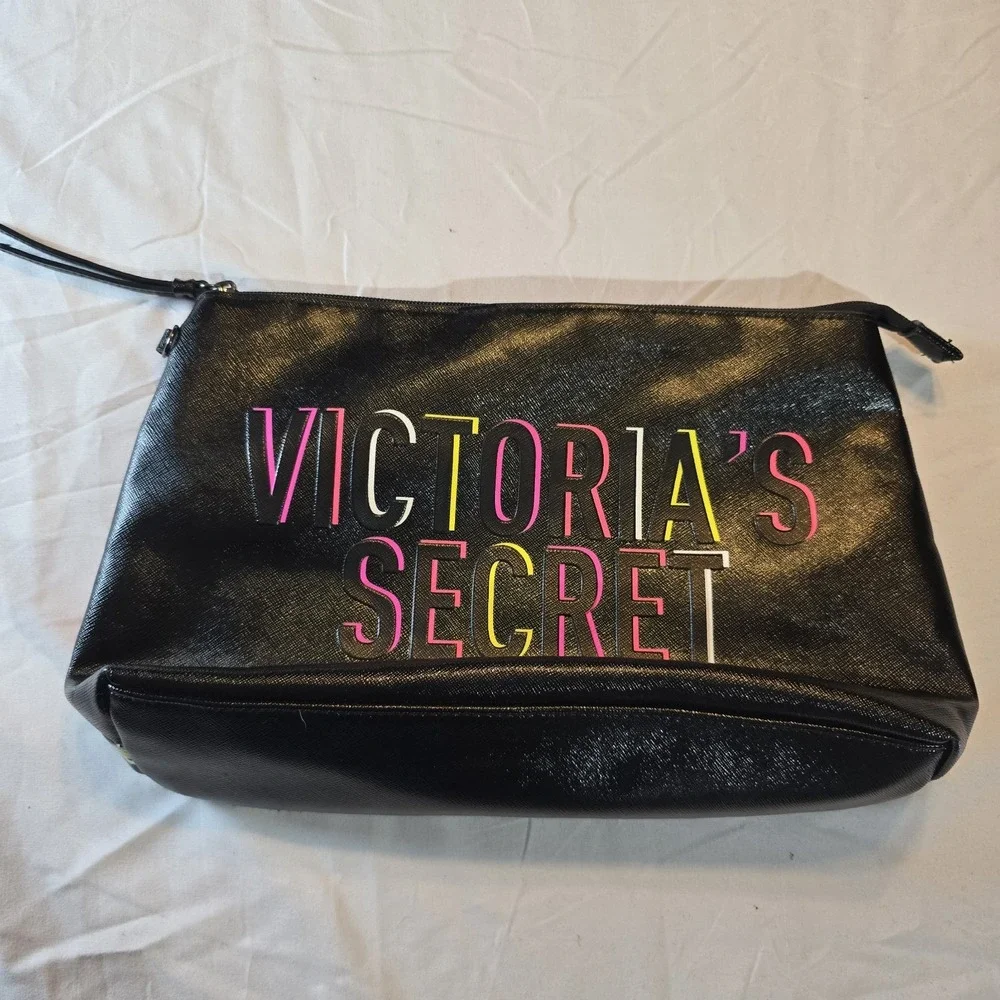 Victoria's‎ Secret black make up cosmetics bag